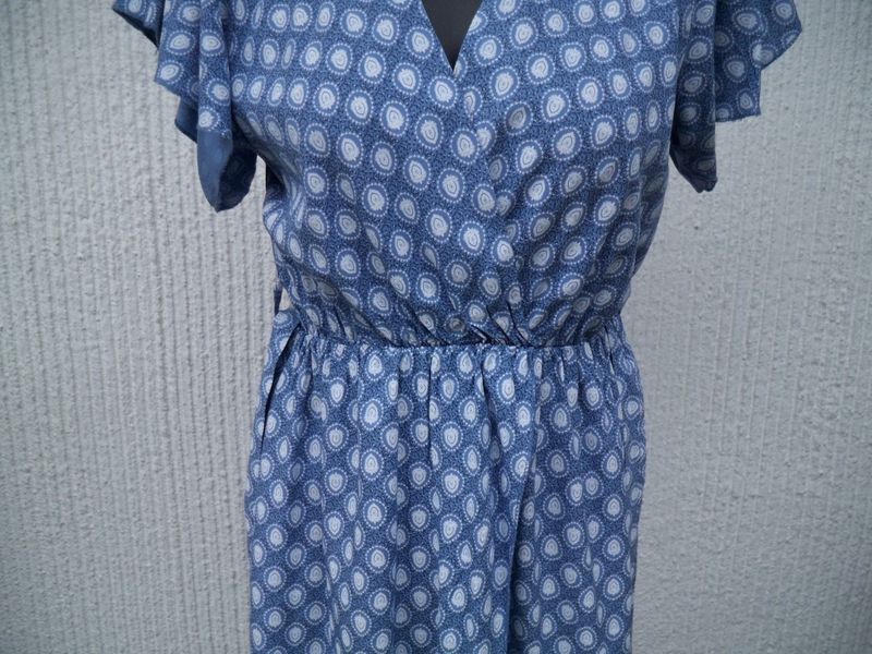 Mönstrad omlottklänning Jeansblå