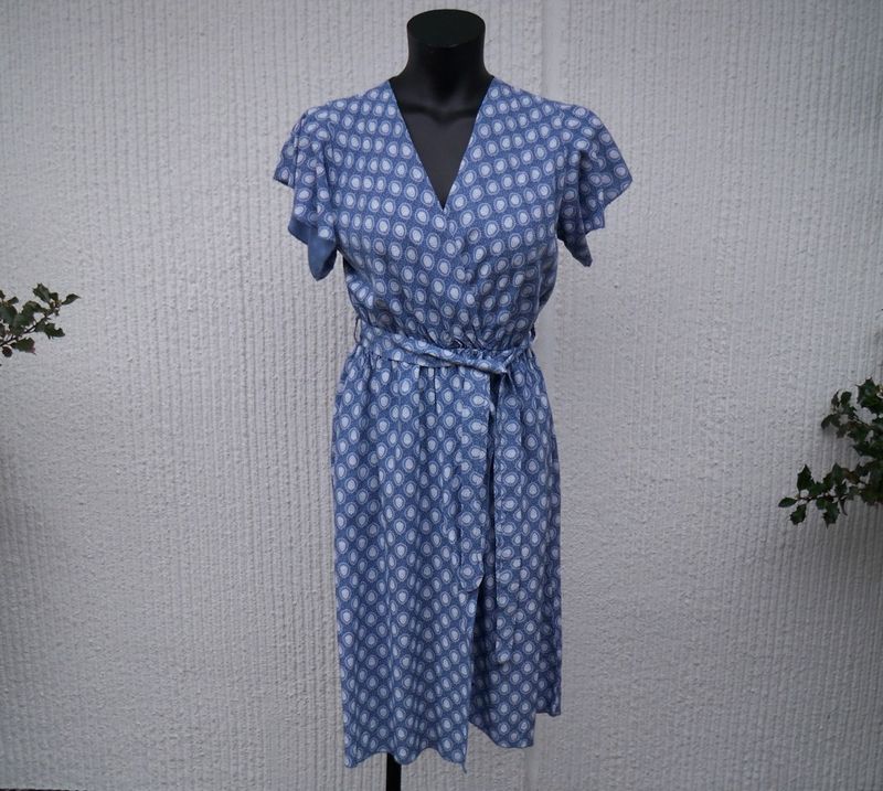 Mönstrad omlottklänning Jeansblå