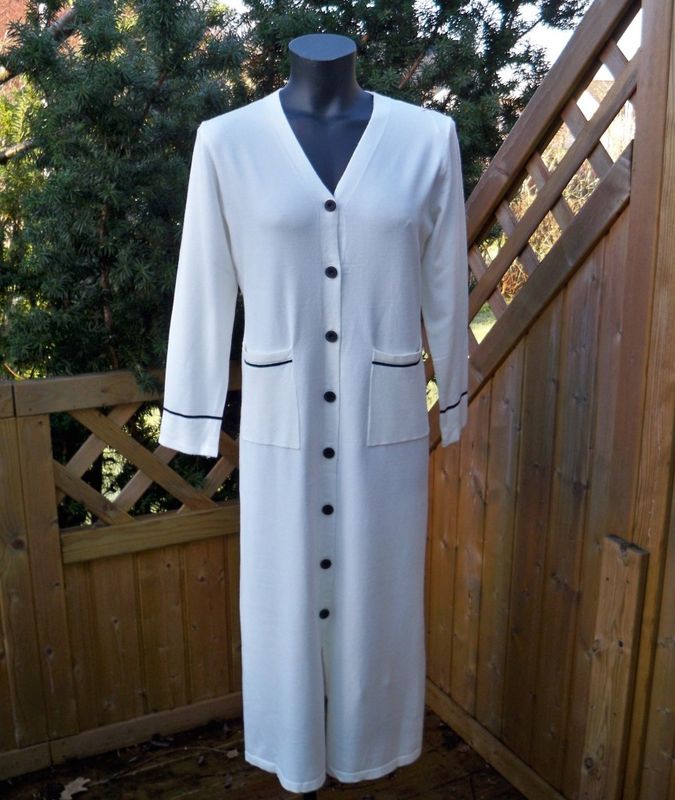 Vit stickad lång kofta klänning med lång ärm