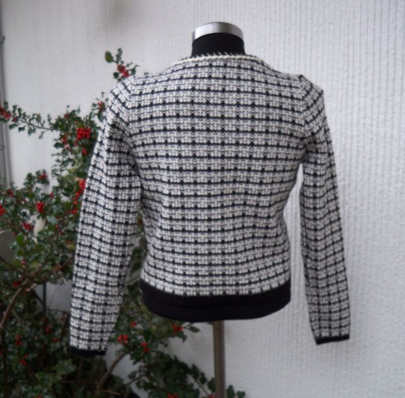 Kort Stickad Rutmönstrad Jacka Svart Vit