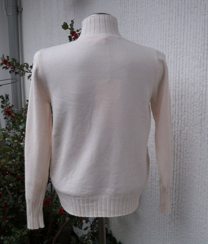 Vintervit Finstickad Tröja Med Polokrage Turtleneck
