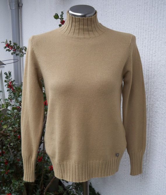 Huvudbild Kamelbeige Finstickad Tröja Med Polokrage ...