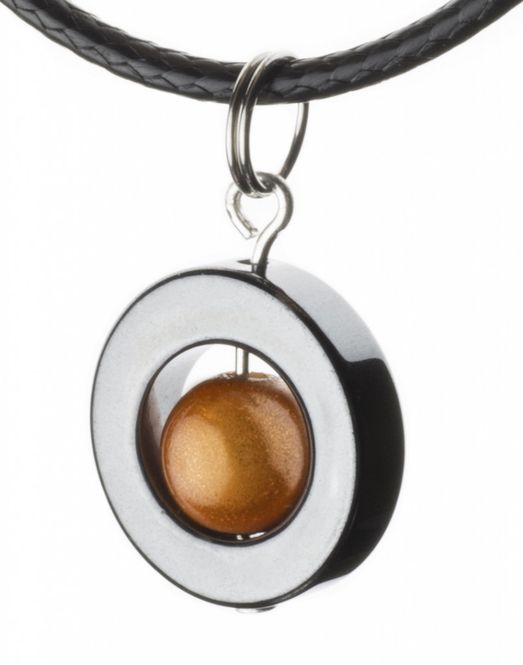 Huvudbild Halsband Hematit Med Orange Pärla Selma  Magnani ...