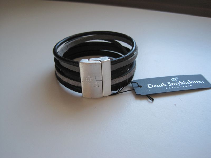 Läderarmband THORDIS Svart Grå. Dansk Smykkekunst
