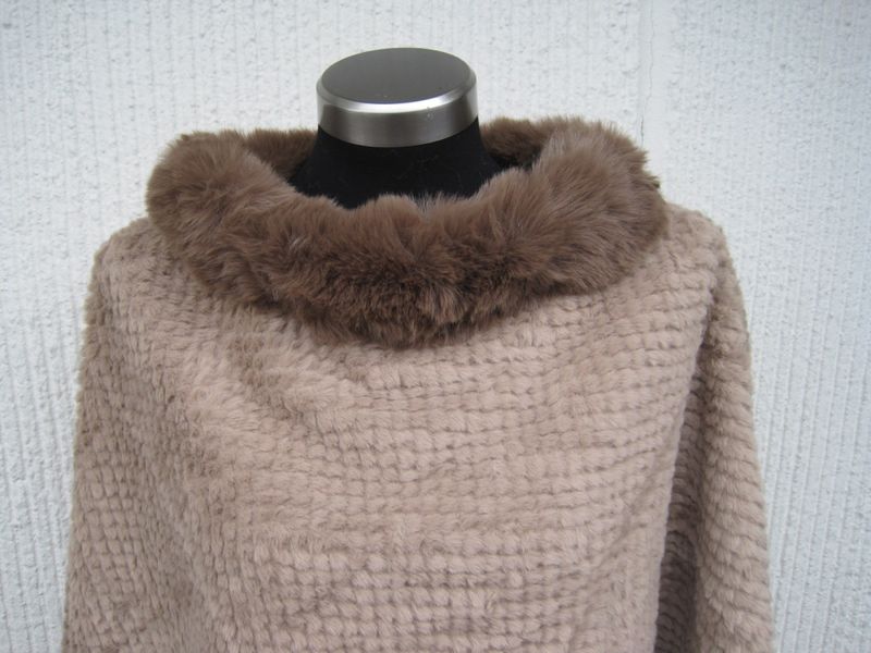 Ljusbrun Pälsponcho Med Krage