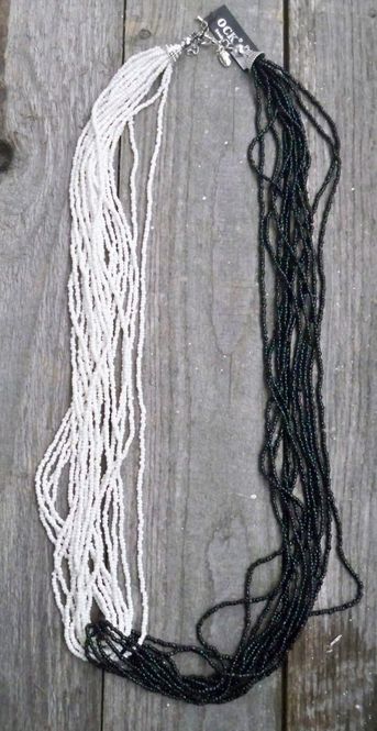 Huvudbild Långt Halsband Svarta/Vita Pärlor