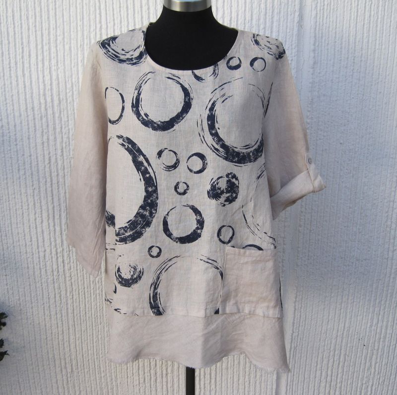 Beige Linnetunika Med Mörkblått Mönster