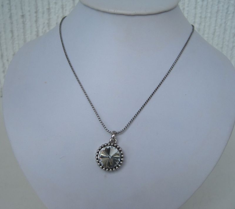 Kort Halsband Vit Rundel