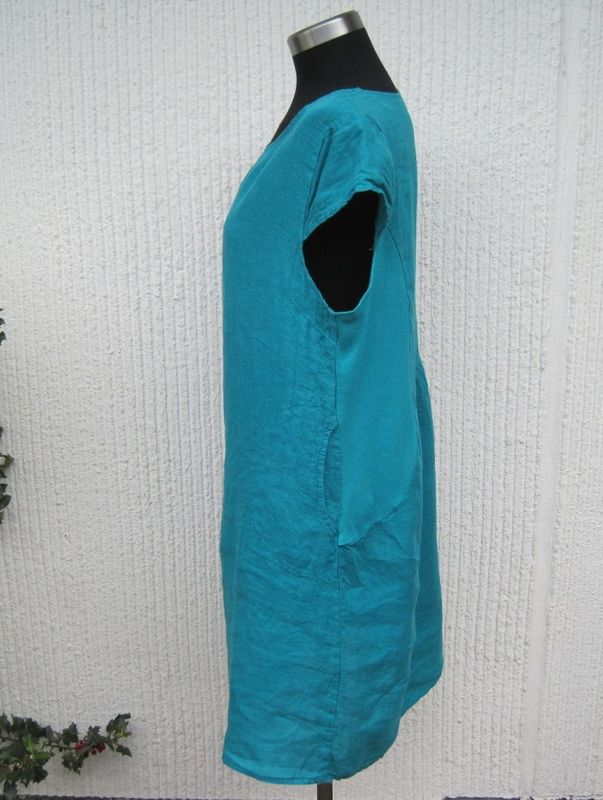 Petrolgrön Linneklänning med holkärm. Puro Lino