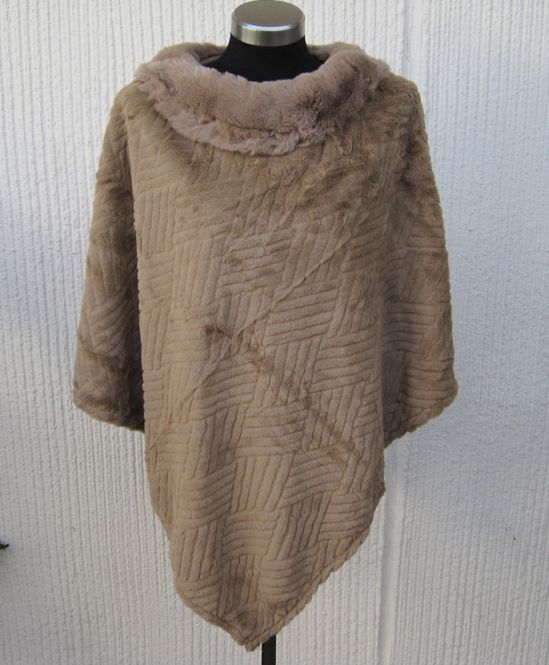 Huvudbild Brun Pälsponcho Med Krage