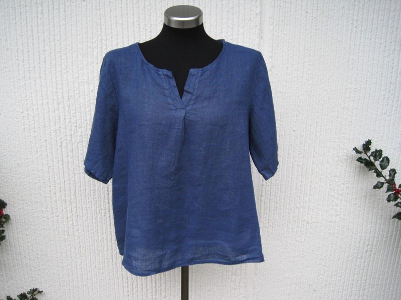 Marinblå Linneblus med halvlång ärm. Made in Italy