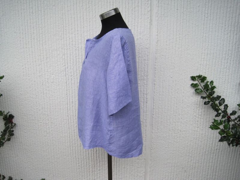 Lila Linneblus med halvlång ärm. Made in Italy