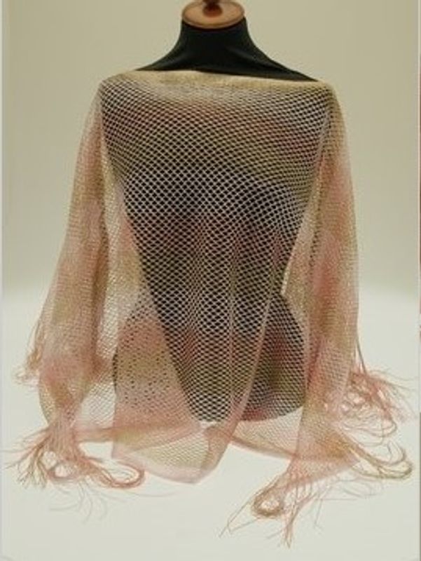 Rosa randig poncho. Bit'avant