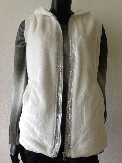 Huvudbild Vit pälsväst med dragkedja